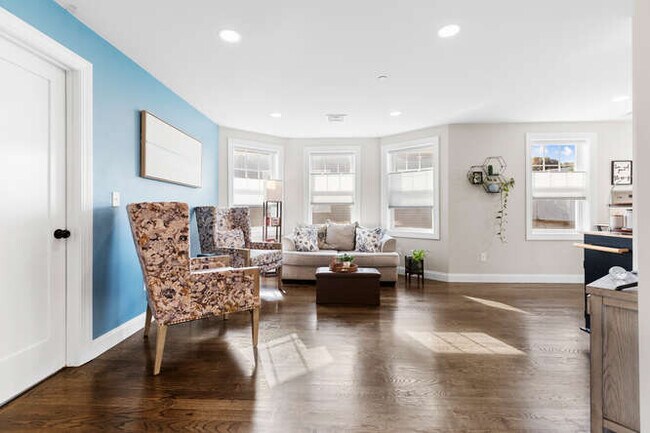 Building Photo - 22 Victor St