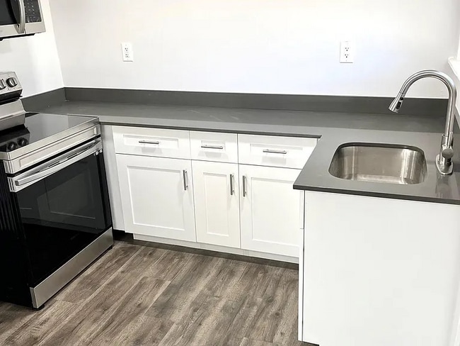 Building Photo - 3355 SW 23rd Terrace