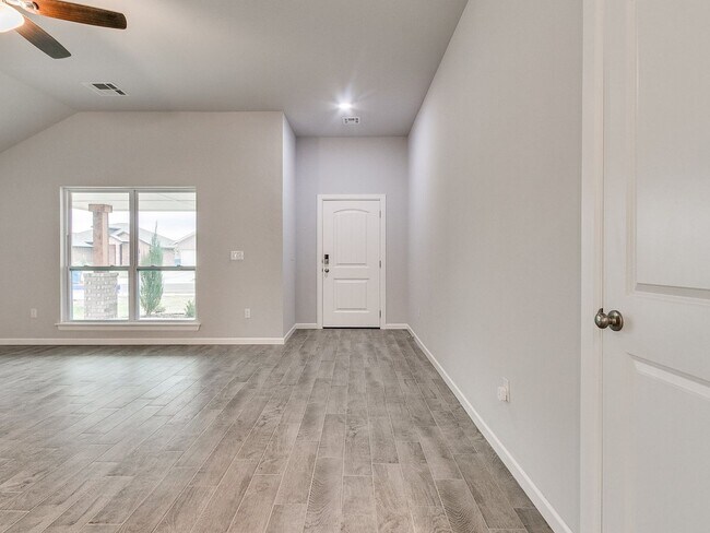 Building Photo - FIRST MONTH FREE!