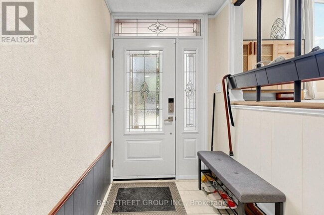 Building Photo - 55 Baybrook Crescent
