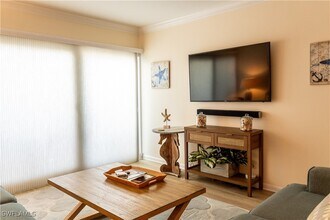 Building Photo - 3443 Gulf Shore Blvd N