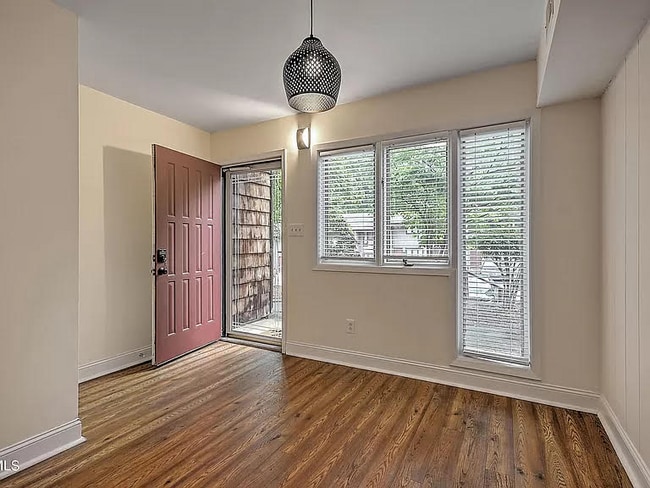 Building Photo - 115 Beechnut St