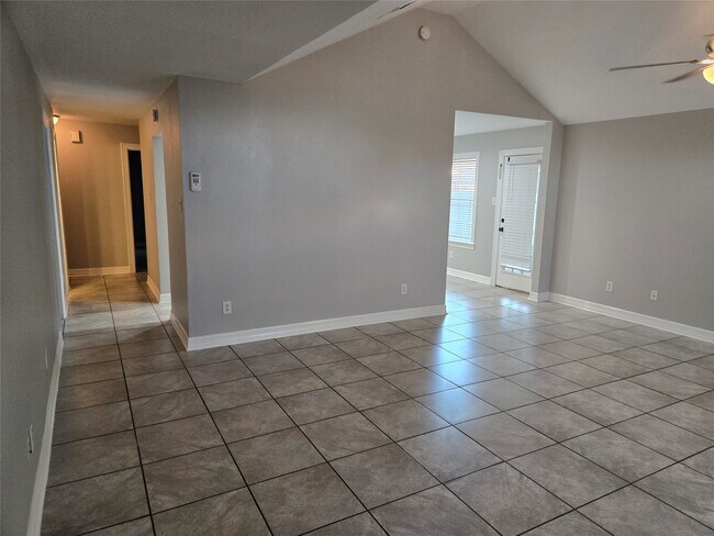 Foto del edificio - 24202 Bar Kay Ln