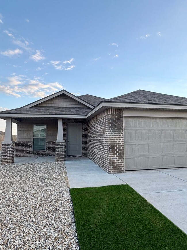 Building Photo - 2147 Langford Ave