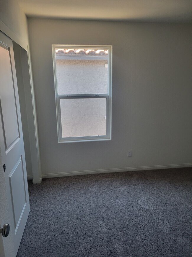 Building Photo - COME MAKE THIS YOUR NEW HOME.