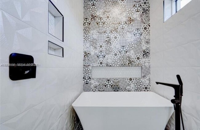 Building Photo - 3904 SW 137th Ct