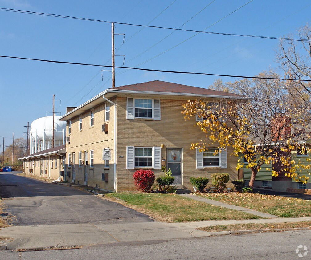 Primary Photo - 2605-2609 Revere Ave
