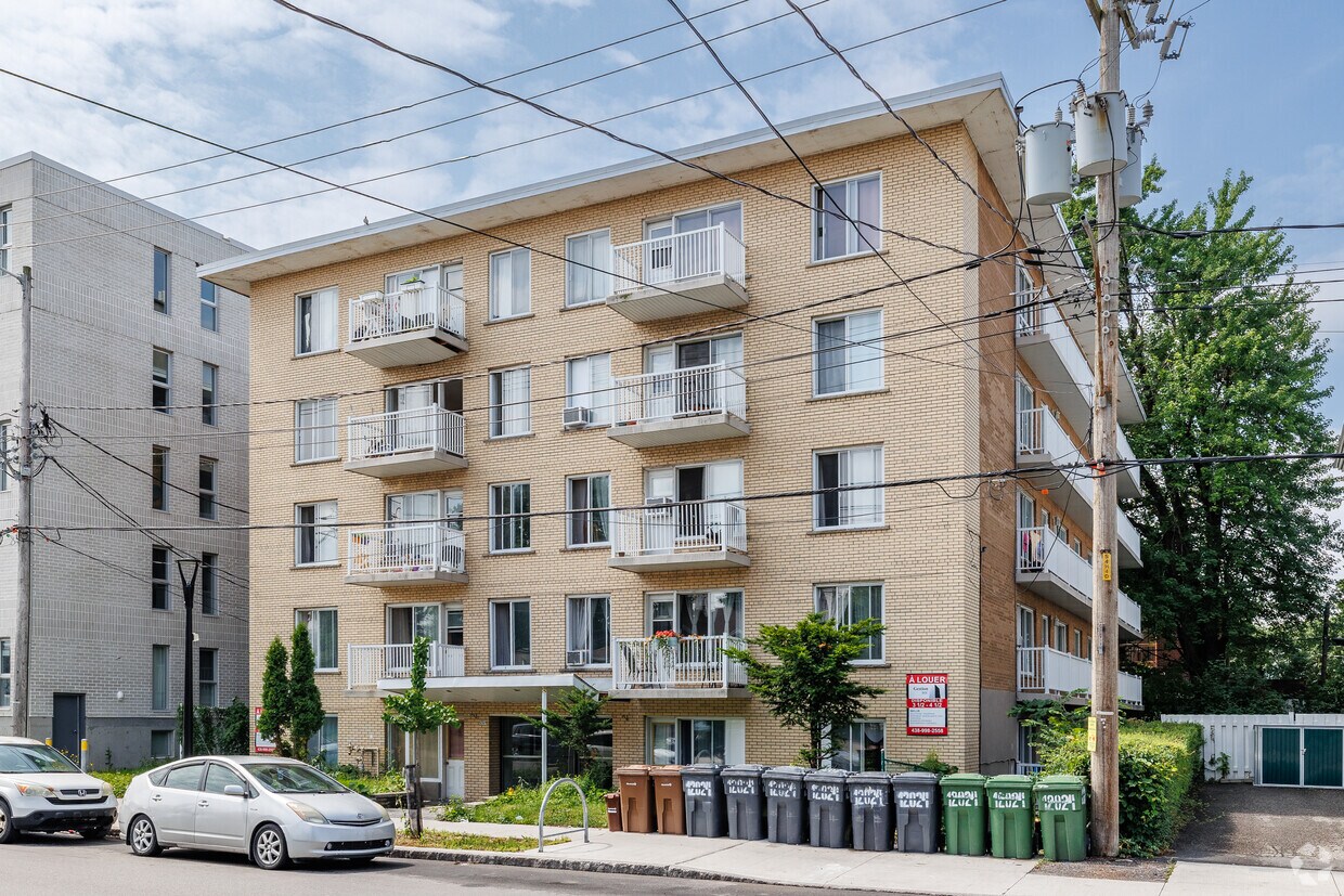 Building Photo - 12024 Rue Lachapelle