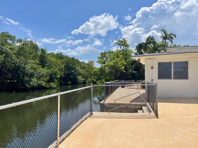 Building Photo - Biscayne Gardens