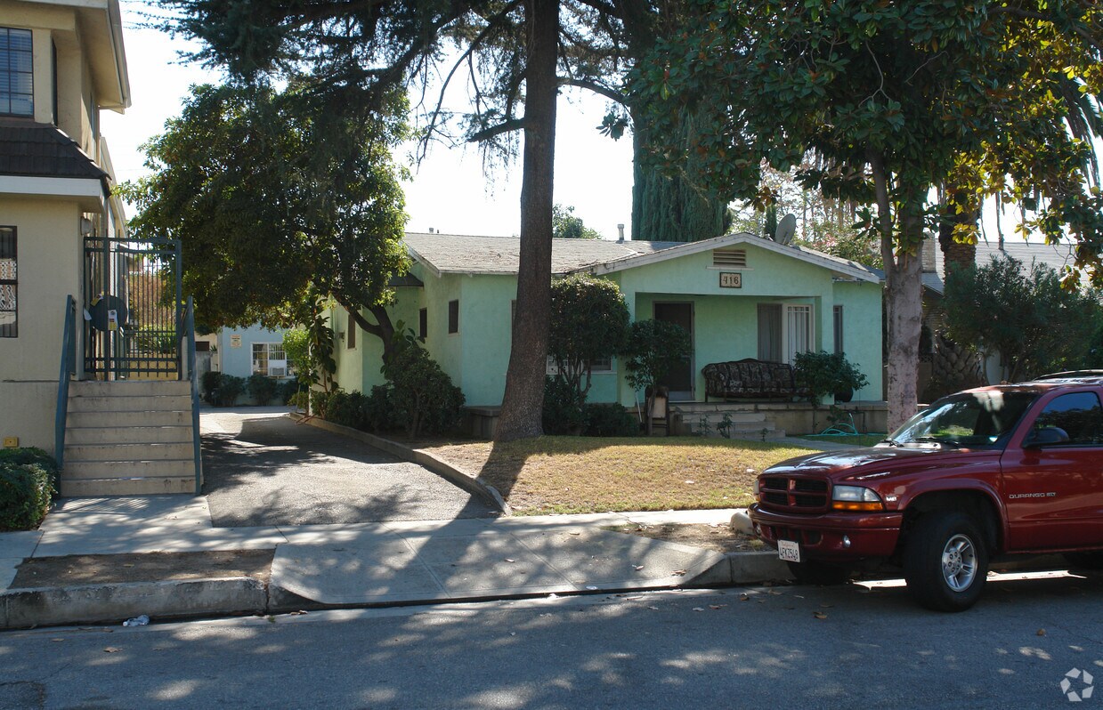 Primary Photo - 416 W Dryden St