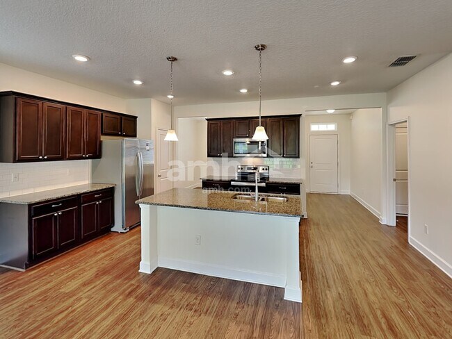 Building Photo - 3054 Creek Village Ln