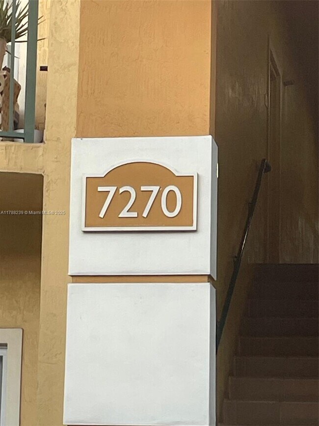 Foto del edificio - 7270 NW 114th Ave