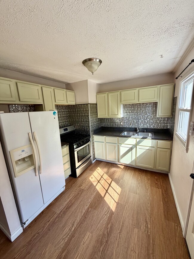 Building Photo - 1604 Marbo Ave