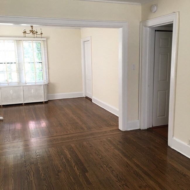 Comedor - 32 Beechknoll Rd