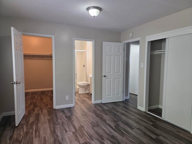 Building Photo - 25684 Spring Dr