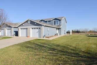 Building Photo - 491 Pointe Ct SW