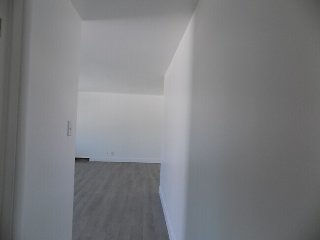 Building Photo - 1443 N 250 W