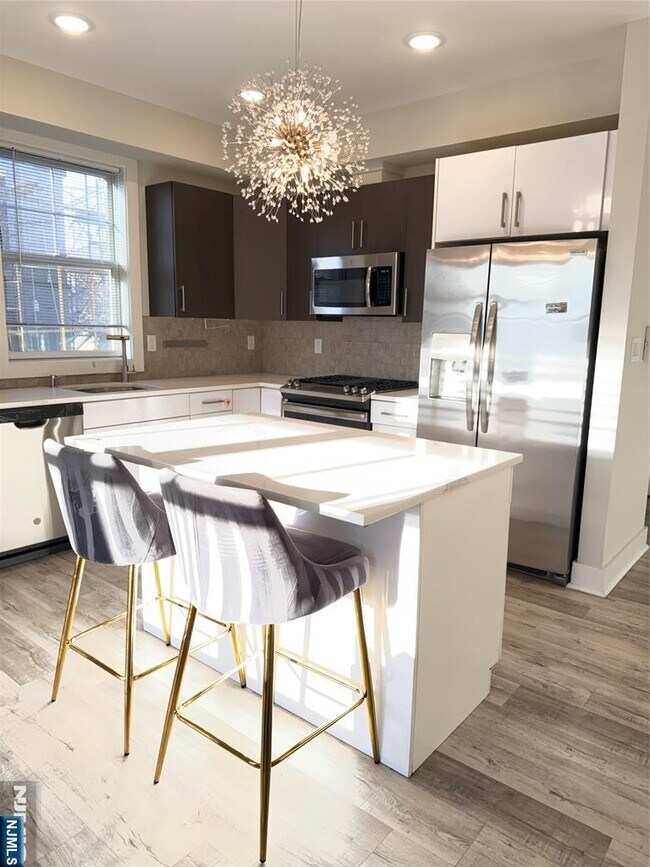 Foto del edificio - 237 Lincoln Ave