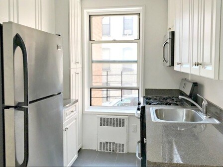 Primary Photo - 350 Sterling St