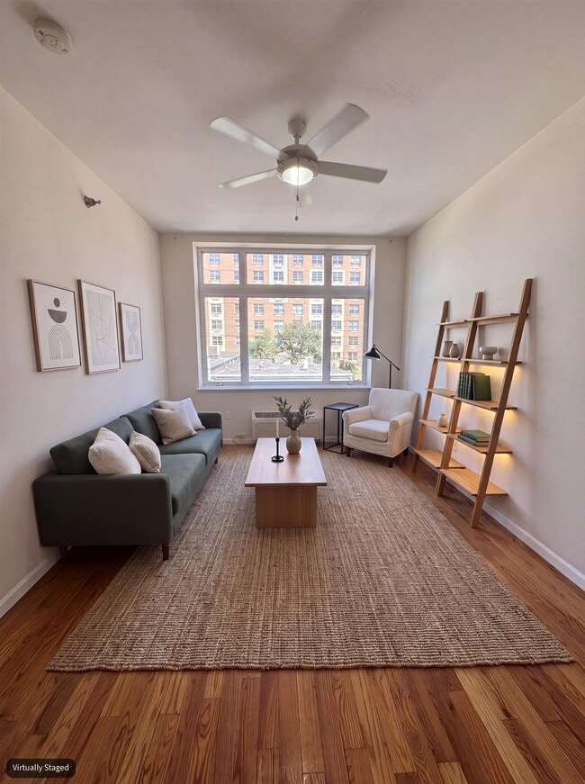 Building Photo - 123 43rd St