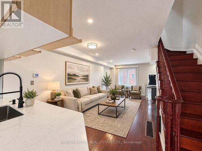 Photo du bâtiment - 1635 Pickering Pkwy