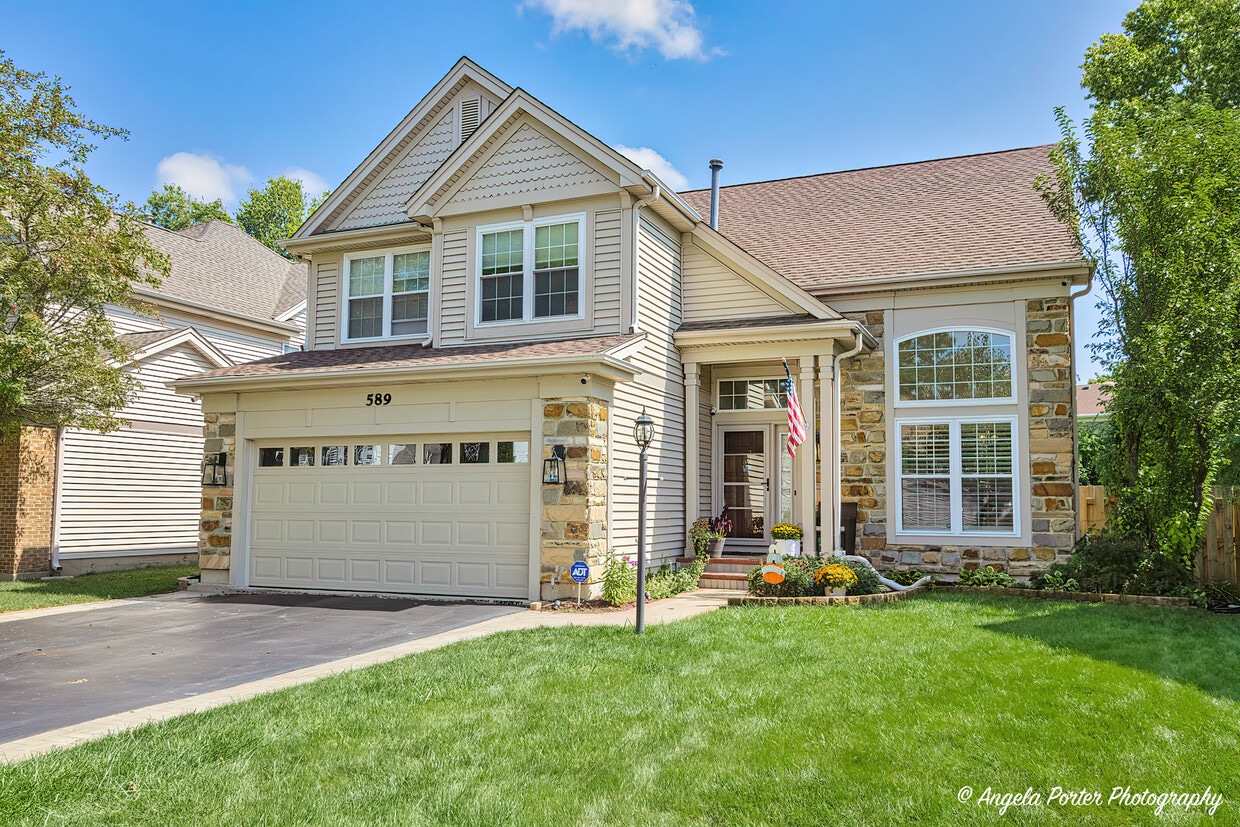 Primary Photo - 589 Marseilles Cir