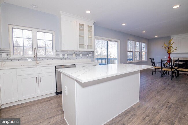 Foto del edificio - 21728 Blossom Dr