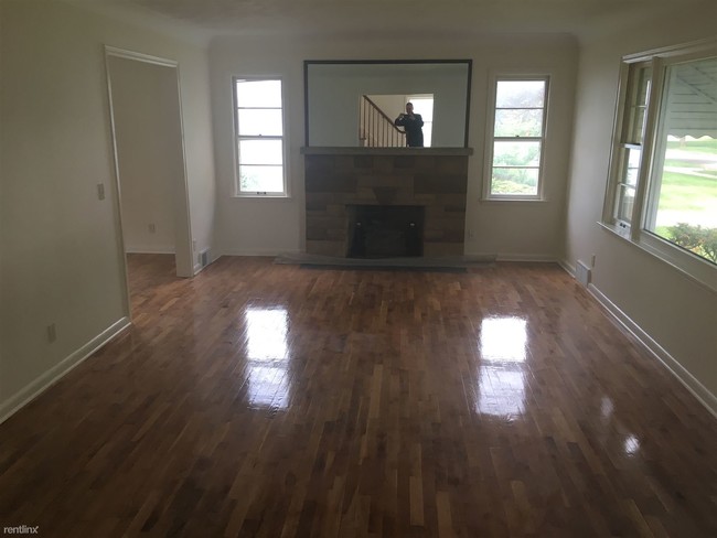 Building Photo - 3 br, 1.5 bath House - 521 S Verlinden Ave