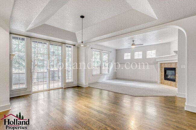 Foto del edificio - Beautifully Home Near Waterhouse Trail & Lake