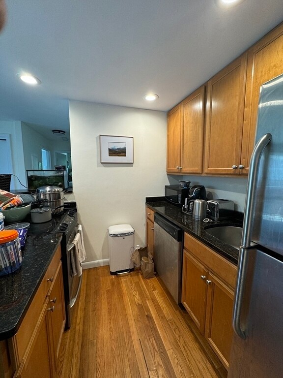 Building Photo - 70 Park St