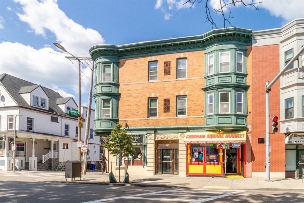 Primary Photo - 331 Centre St