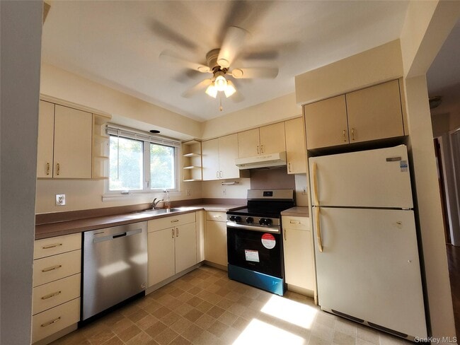 Foto del edificio - 33 Graywood Rd