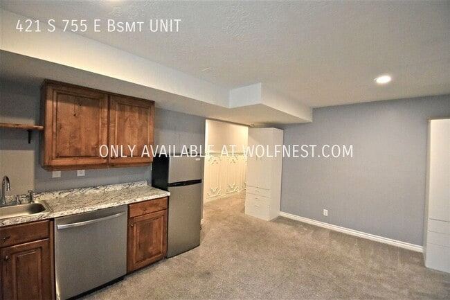 Building Photo - 421 S 755 E