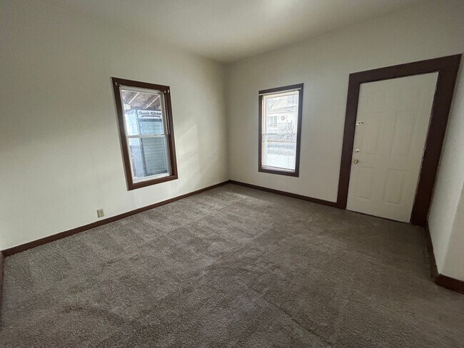 Foto del edificio - Charming One-Bedroom Home with Den and Cov...