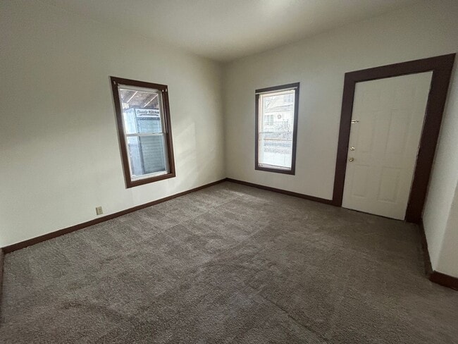 Building Photo - One Bedroom Home!