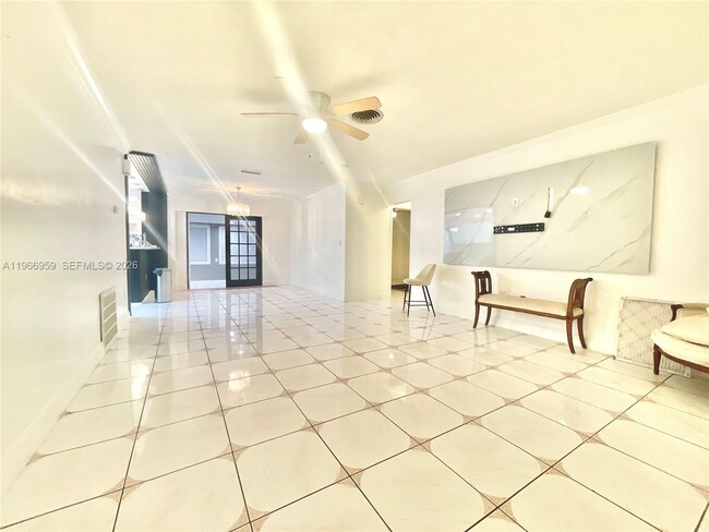 Building Photo - 16490 NE 2nd Ave