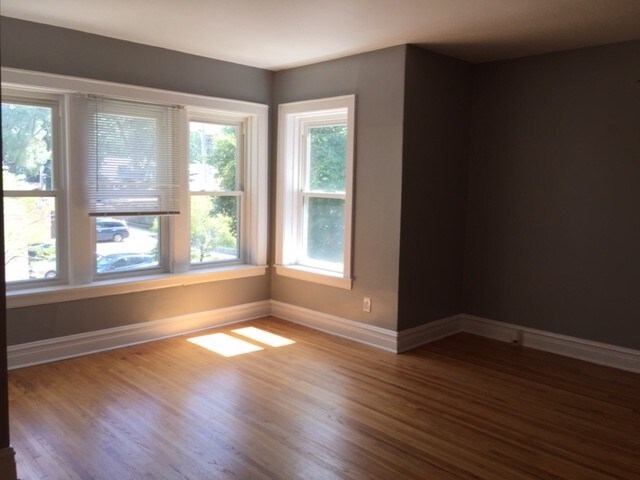 Building Photo - 5946 N Talman Ave