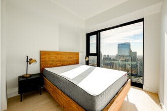 Building Photo - 1235 Rue De Bleury