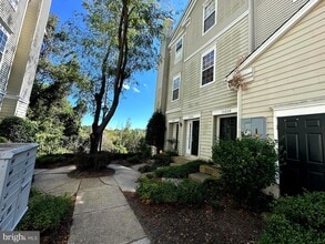 Building Photo - 14226 Hampshire Hall Ct