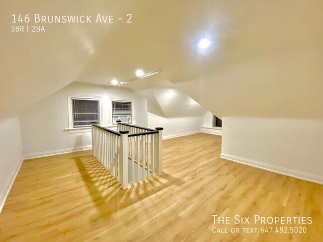 Photo du bâtiment - Little Italy Three-Bedroom Apartment