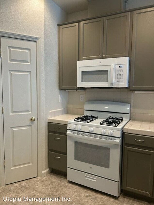 Foto principal - 3 br, 2.5 bath House - 706-6 City Walk Place
