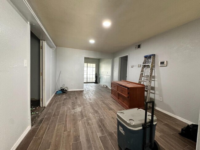 Foto del edificio - 860 S Scott St