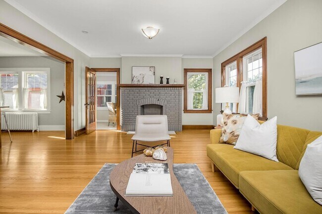 Building Photo - 2420 Seabury Ave