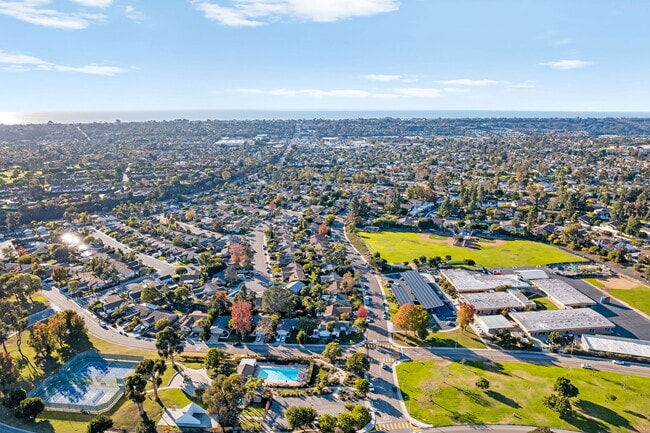 Building Photo - 2039 Village Wood Rd