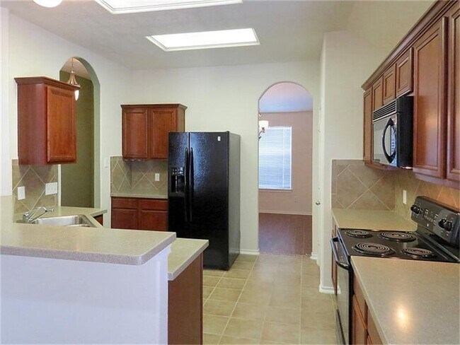 Foto del edificio - 6410 Bonnie Chase Ln