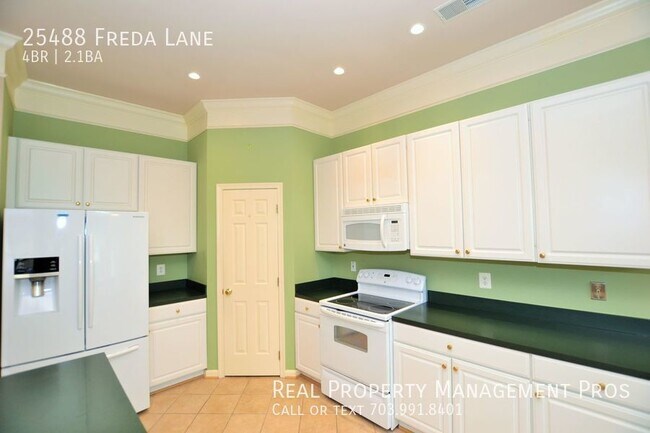 Building Photo - 25488 Freda Ln