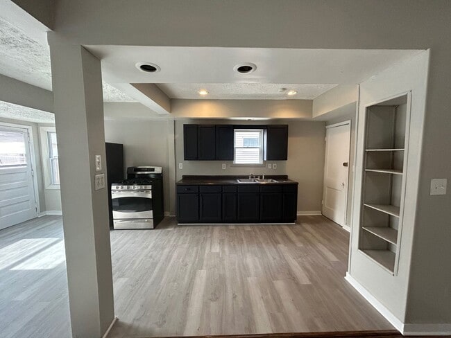 Building Photo - "Spacious and Inviting: Explore Our Stunni...