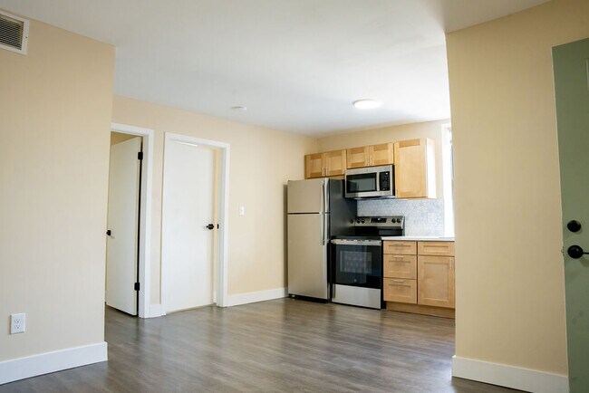Living Room View to Kitchen - 973 1/2 Mount Vernon Ave