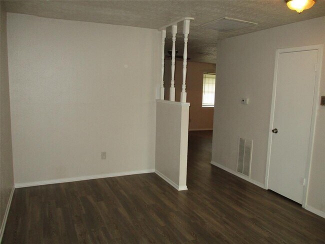 Building Photo - 12710 S Coast Dr