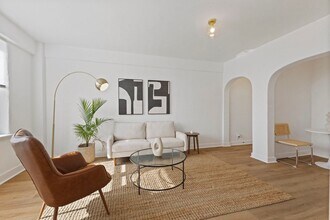 Building Photo - 26 E 14th St